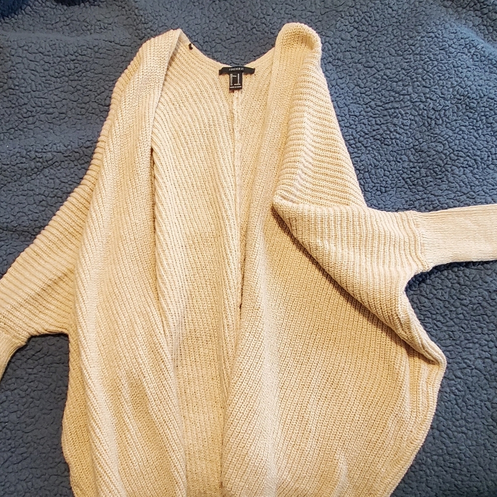 Cream/white cardigan